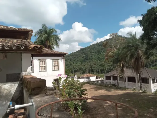 Fazendinha em Oliveira /MG 45 Hectares estrutura para Café Casa centenária antiga
