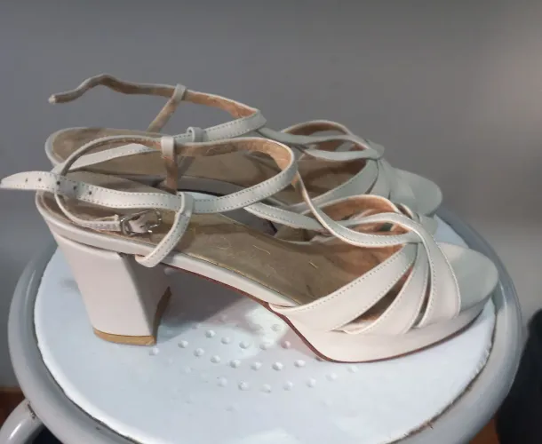 Sandália Feminina com salto