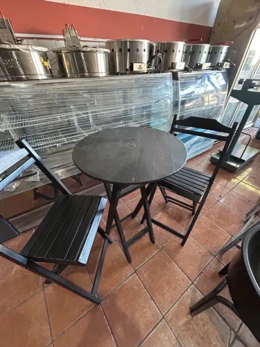 Mesa com cadeira