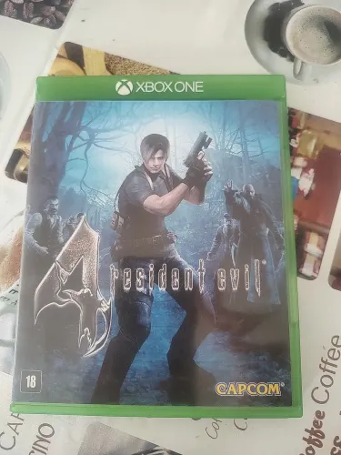 Jogo Xbox RESIDENT EVIL 4 Clássico