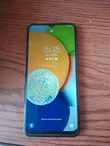 Celular semi-novo