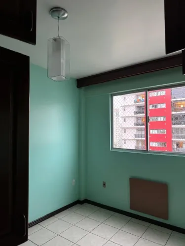 Alugo quarto em apartamento no centro de Itajaí