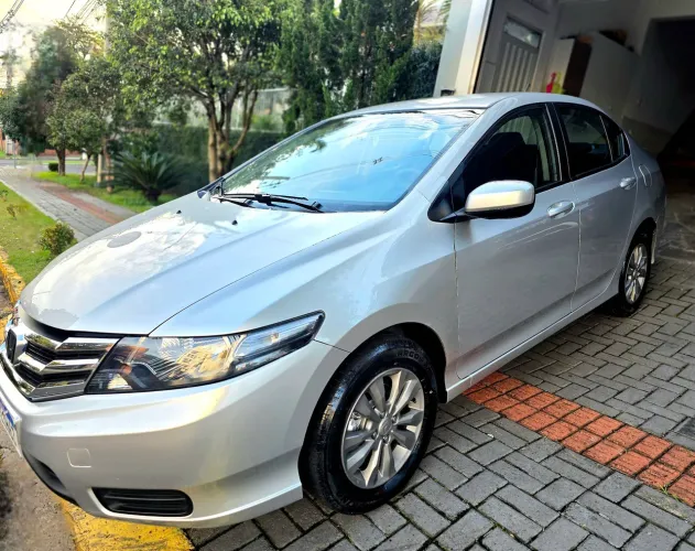 Honda City Sedan LX 1.5 Flex 16V 4P Aut. 2013