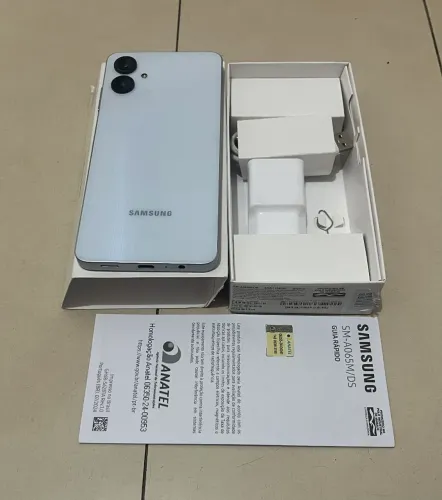 Samsung Galaxy A06 com defeito 