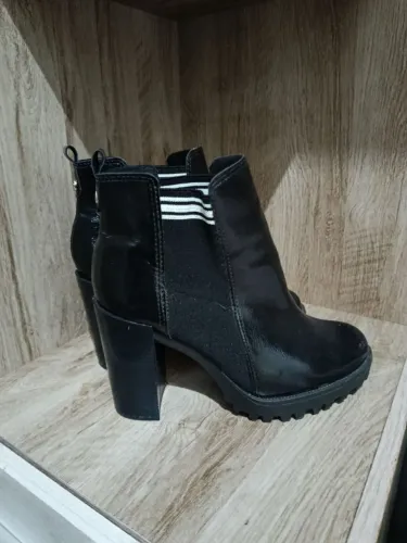 Botas com salto
