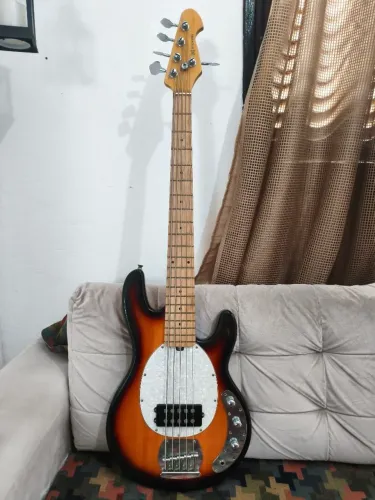 Baixo Elétrico Michael 5 Cordas Passivo (BMM700)