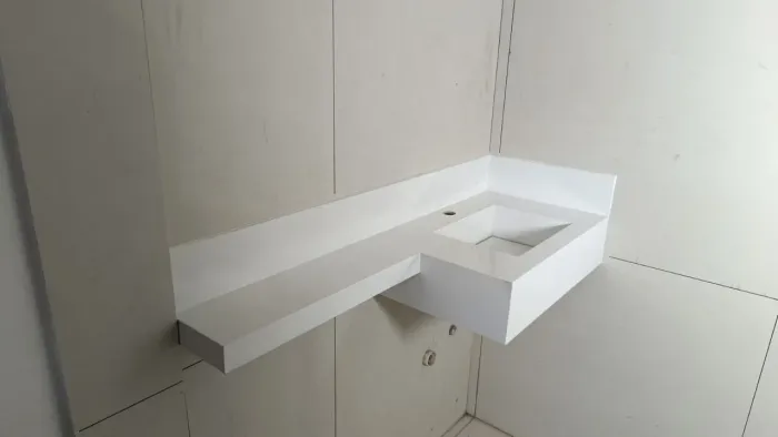 Pia em porcelanato