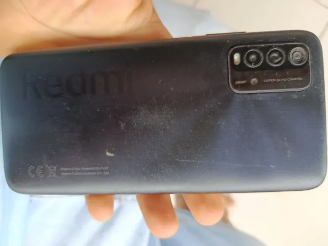 Vendo* celular redmi note 9c leve tricô na tela mais Estado excelente 