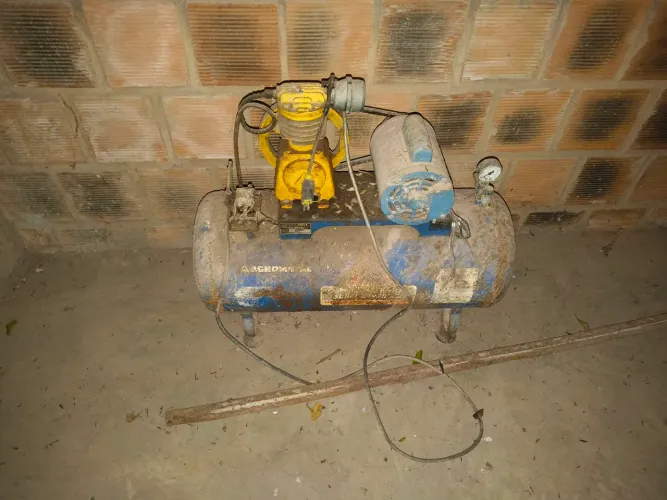 compressor de ar 2.5 motor bom mas precisa fazer o cabeçote 
