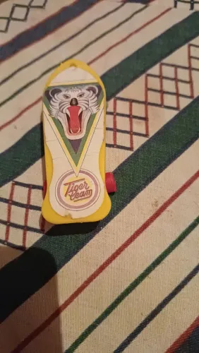 Vendo esse mini skate de dedo Tiger, jogo da memória do Dragon Ball Z !R$70.00 cada.
