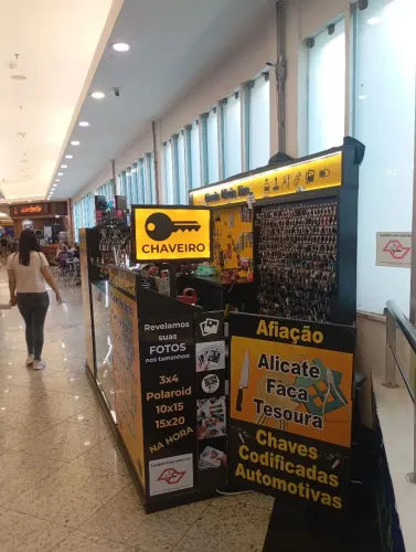 Estamos contratando sem experiência, salario de R$1690 + passagem.
