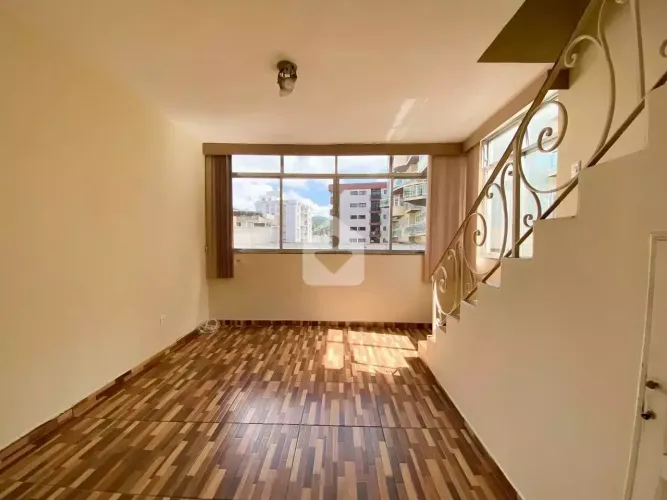 Cobertura para venda ou locação com 2 quartos, 106m² - Centro - Petrópolis/RJ