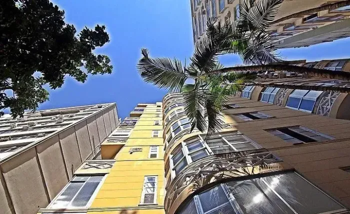 Imóvel para aluguel tem 70 metros quadrados com 2 quartos em Copacabana - Rio de Janeiro -