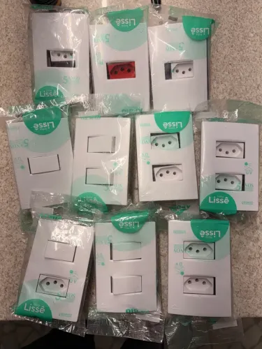 Lote / Kit de conjuntos completos de tomadas e interruptores Apoio Lissê
