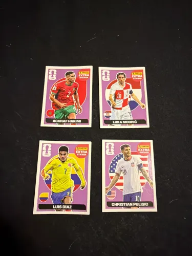 4 Figurinhas Extra Sticker Legend Roxa Copa do Mundo 2026 Panini