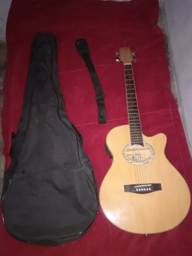 Vende-se violão Gianini eletroacustico