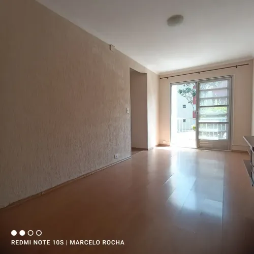 APARTAMENTO TERREO PARA ALUGAR 3 DORMITORIOS (1 SUITE), SEMI-MOBILIADO