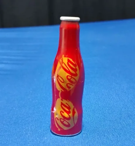 Miniatura garrafa Coca-Cola de alumínio