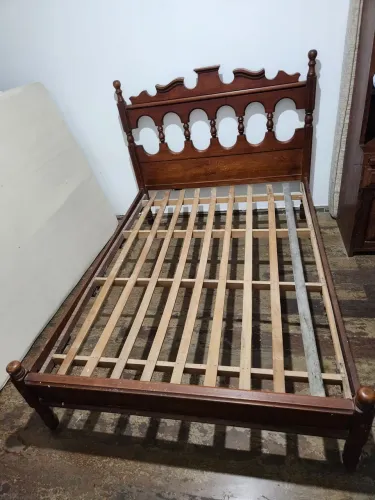 Cama casal madeira maciça