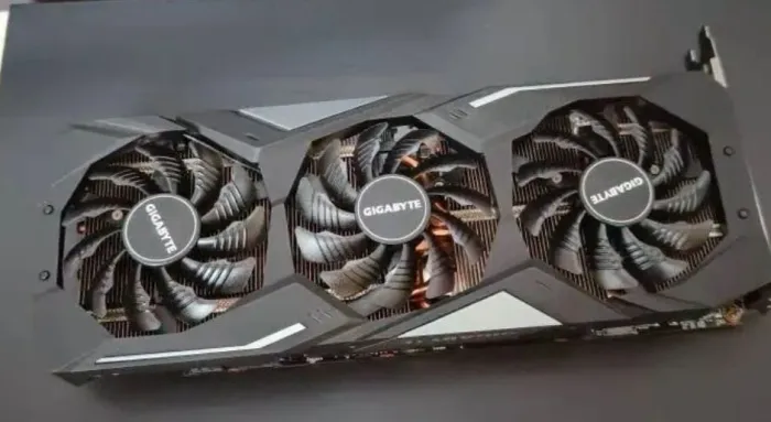 RX 5700XT 8GB GIGABYTE TRIPLE FAN
