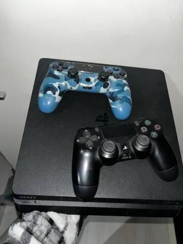 Ps4 ótimo estado!!BATO ROLO!!OLHAR DESCRIÇÃO!!