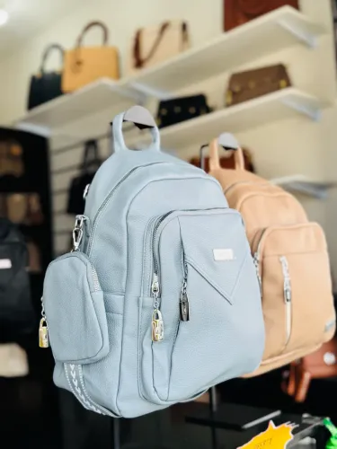 Mochila feminina em couro