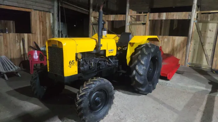 Vendo trator Valmet 65 id