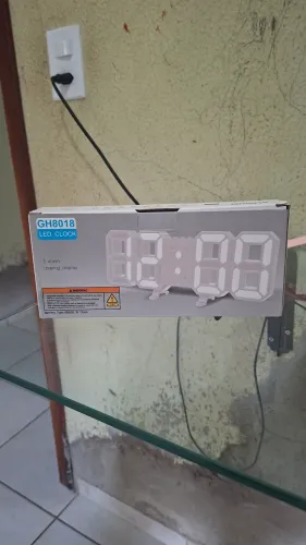 Relógio Digital, mesa e parede