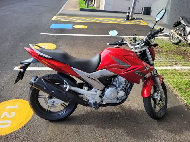 MOTO  YAMAHA FAZER