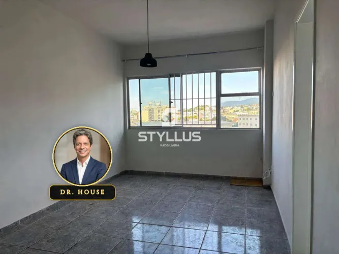 Apartamento Reformado com Piscina em Condomínio Fechado em Madureira! M63C