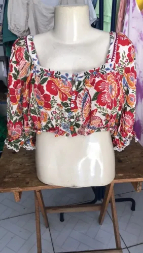 Blusa e vestido Farm M