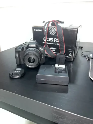 CÂMERA CANON R50