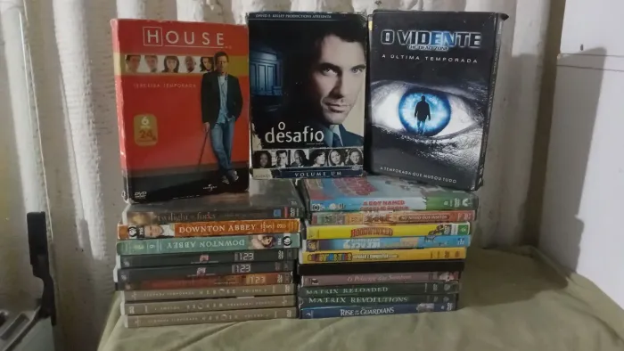 LOTE dvd 3 boxes e 19 dvds