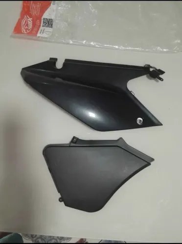 Moto. Lateral direita da tornado.