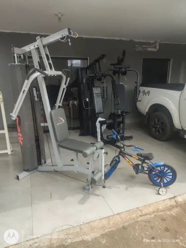 Estação de musculacao