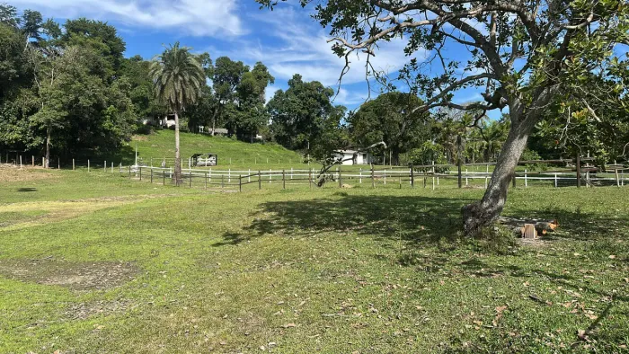 Terreno em cachoeiras de Macacu,escritura com Rgi aceito carro
