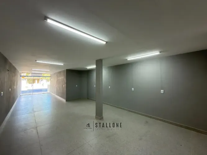 Uma loja com Infinitas possibilidades de comércio. Recém reformada, preparada para você