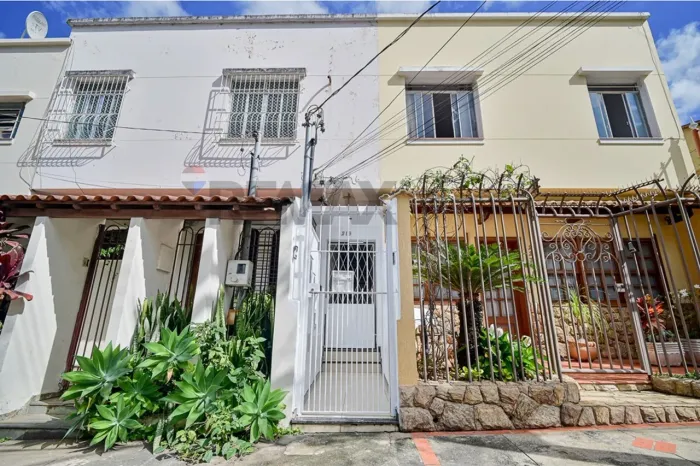 VENDO APARTAMENTO 2 QUARTOS REFORMADO COM PLANEJADOS NO BOM PASTOR