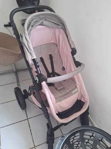 Carrinho de bebê cosco