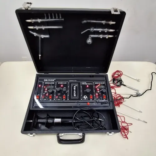 Maleta estética Skiner 4 em 1. Ionizador, Stimulus, Alta frequência e Desincrust