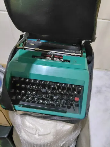 Máquina de escrever de colecionadores, ótimo estado