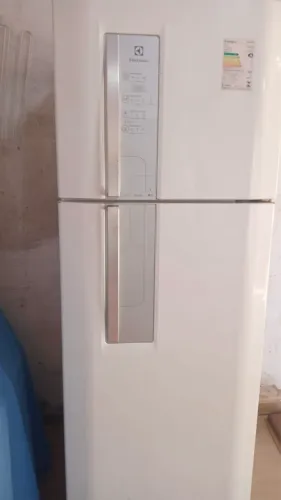 GELADEIRA ELECTROLUX FROSSFREE 