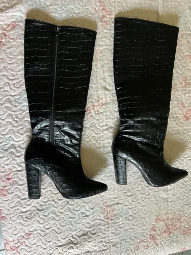 Bota Feminina Preta Croco - Salto Alto