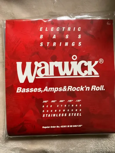 Encordamento Warwick baixo 5 cordas 045