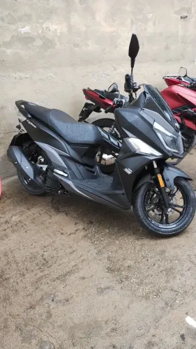 Moto nova apenas 156 km rodados