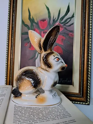 Bibelo escultura decorativa em porcelana antiga de coelhinho enfeites de casa antigo