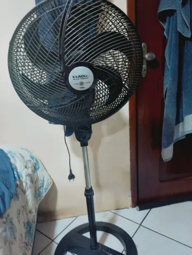 Ventilador d pé $300