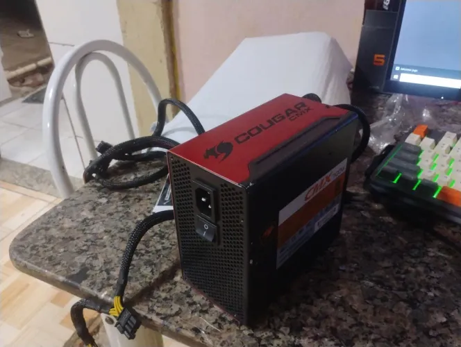 Fonte da cougar cmx 700w 80 plus gold modular