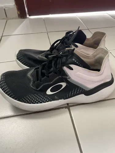 Tênis Oakley