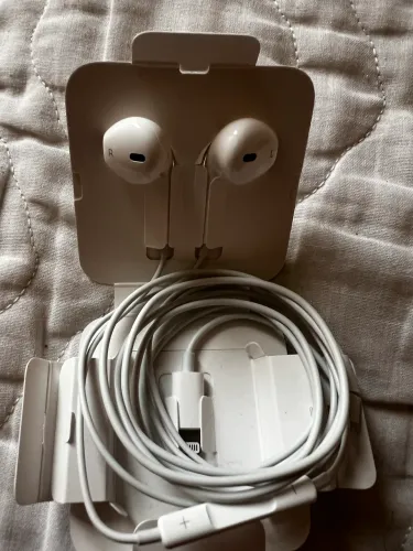 Fone Apple EarPods original - nunca usado 